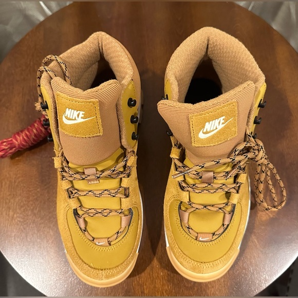 Nike City Classic Woman’s Boot Wheat/Sail-Black (DQ5601 710) Size: 5.5 - NWOT - Picture 5 of 13